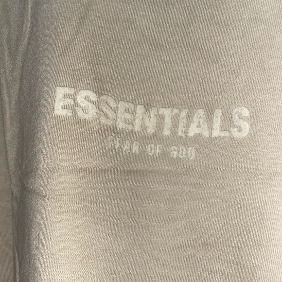 ✨Men’s - Fear Of God ‘Essentials’ T-Shirt (SS22)✨ - Picture 5 of 16